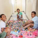 PNG - 3 Children building with Lego
